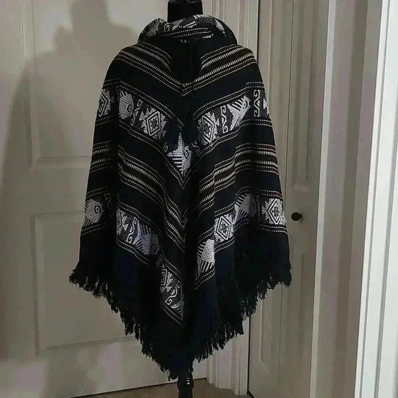 Ecuador alpaca fishing poncho - Picture 1 of 3